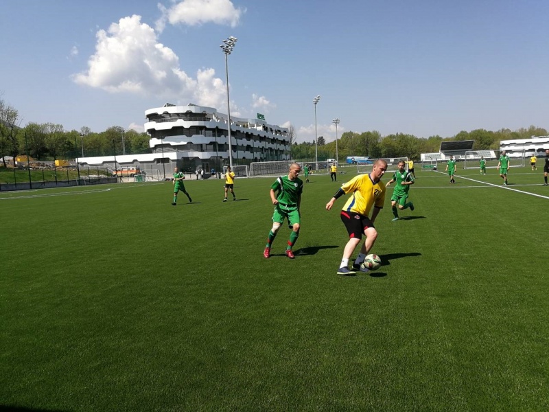 В Националната футболна база стартира втората фаза на районното ученическо първенство