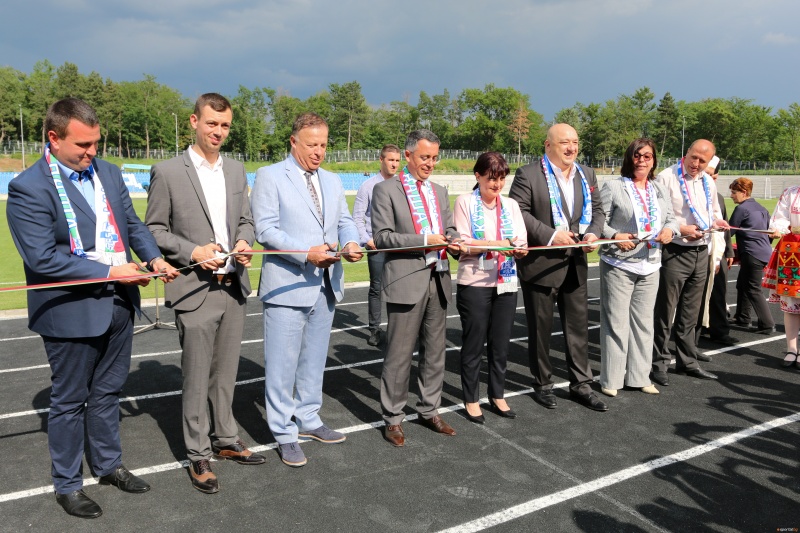 Министър Кралев и представители на БФС откриха обновения стадион Арена "Арда" в Кърджали