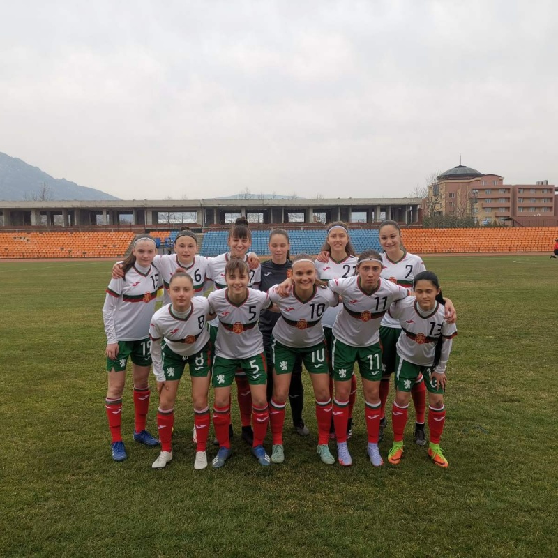 Националният тим на България за девойки до 17 г. стартира с драматична загуба във втората фаза на евроквалификациите