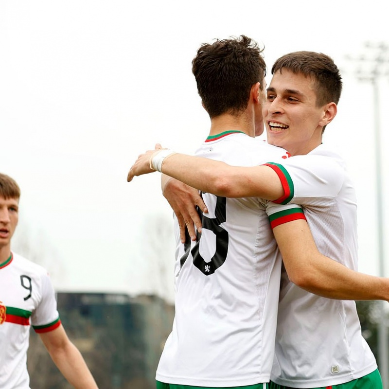 България U19 спечели категорично втората контрола срещу Черна гора