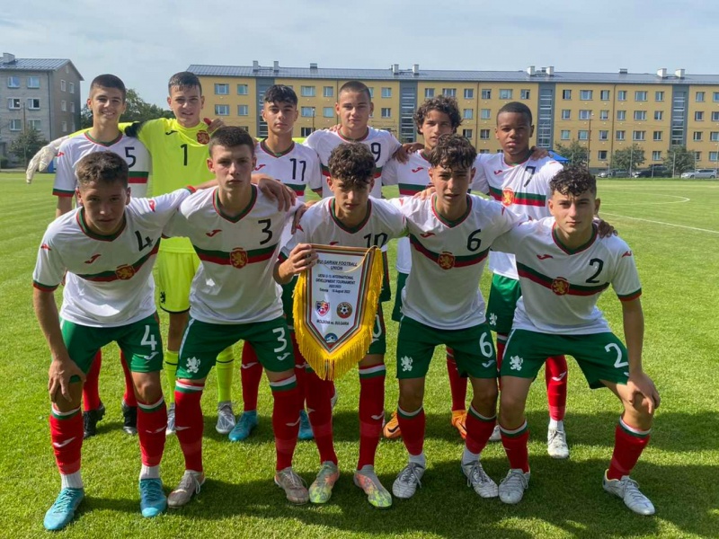 България U15 разгроми Молдова U15 на старта на турнира под егидата на УЕФА в Естония