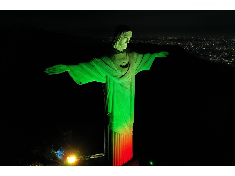 Статуята на Исус в Рио грейна за първи път в цветовете на България