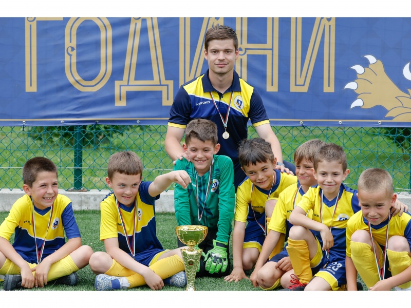 Олимпия ФК и Възраждане 2020 спечелиха турнира на БФС за Деня на детето