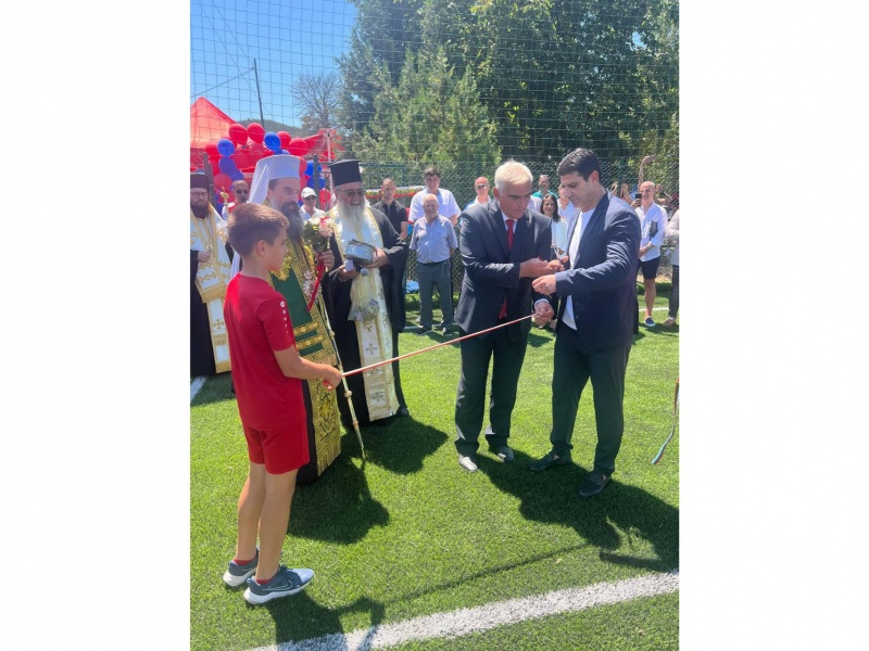 Георги Иванов откри нов футболен терен в Дупница