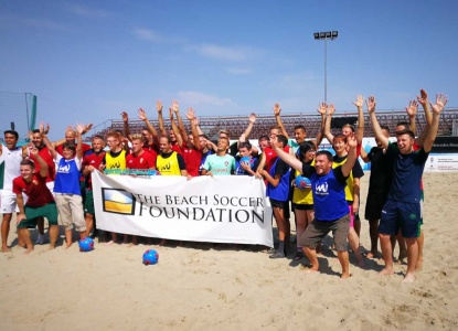 Националите по плажен футбол играха благотворителен мач